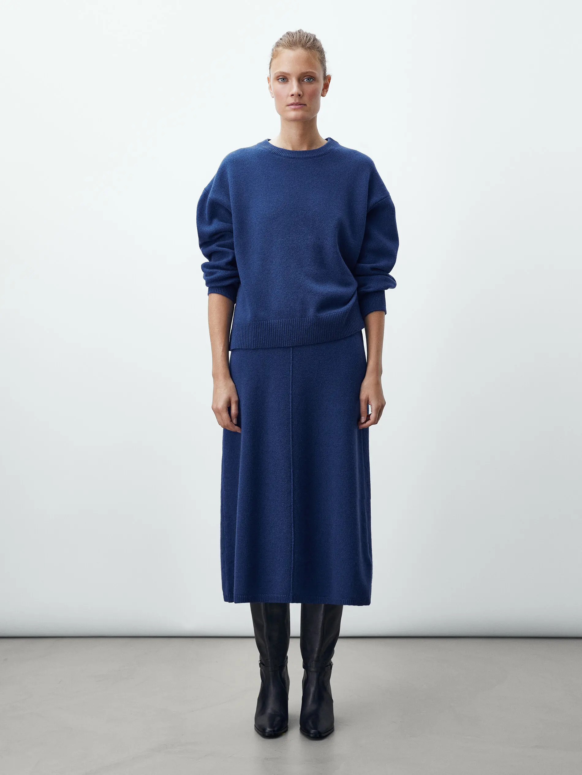 

Ethereal MD 2025 massidutti winter new style of Ladies' casual fashion wool blend cape-style knitted suit