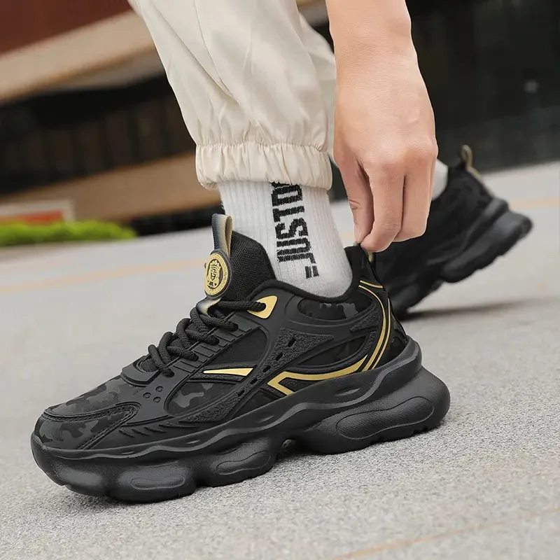 أحذية رياضية رجالية جديدة للخريف قابلة للتنفس أحذية رياضية عصرية بنعل سميك ومضادة للانزلاق لزيادة الارتفاع أحذية رياضية للجري غير رسمية