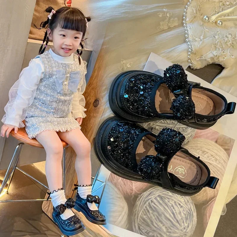 Girls Leather Shoes Square Heel Kids Black Performance Shoes with Cute Sequins 2024 New Girls Princess Shoes Round Toe Soft Sole