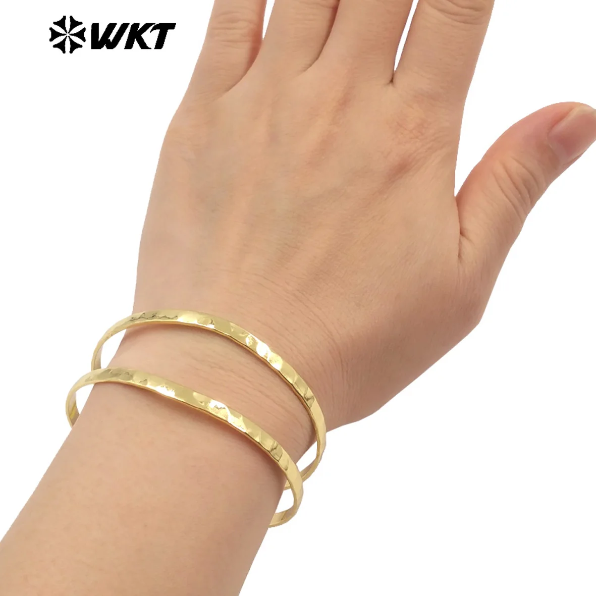 

WT-B671 Wholesale Delicate Hollow Double Layer Hammer Gold Plated Brass Bangle In Open size Cuff Styles
