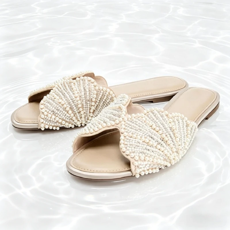 Sandales plates élégantes pour femmes avec détails en fausses perles, sandales plates à appliques brillantes, chaussures de créateur confortables à bout rond