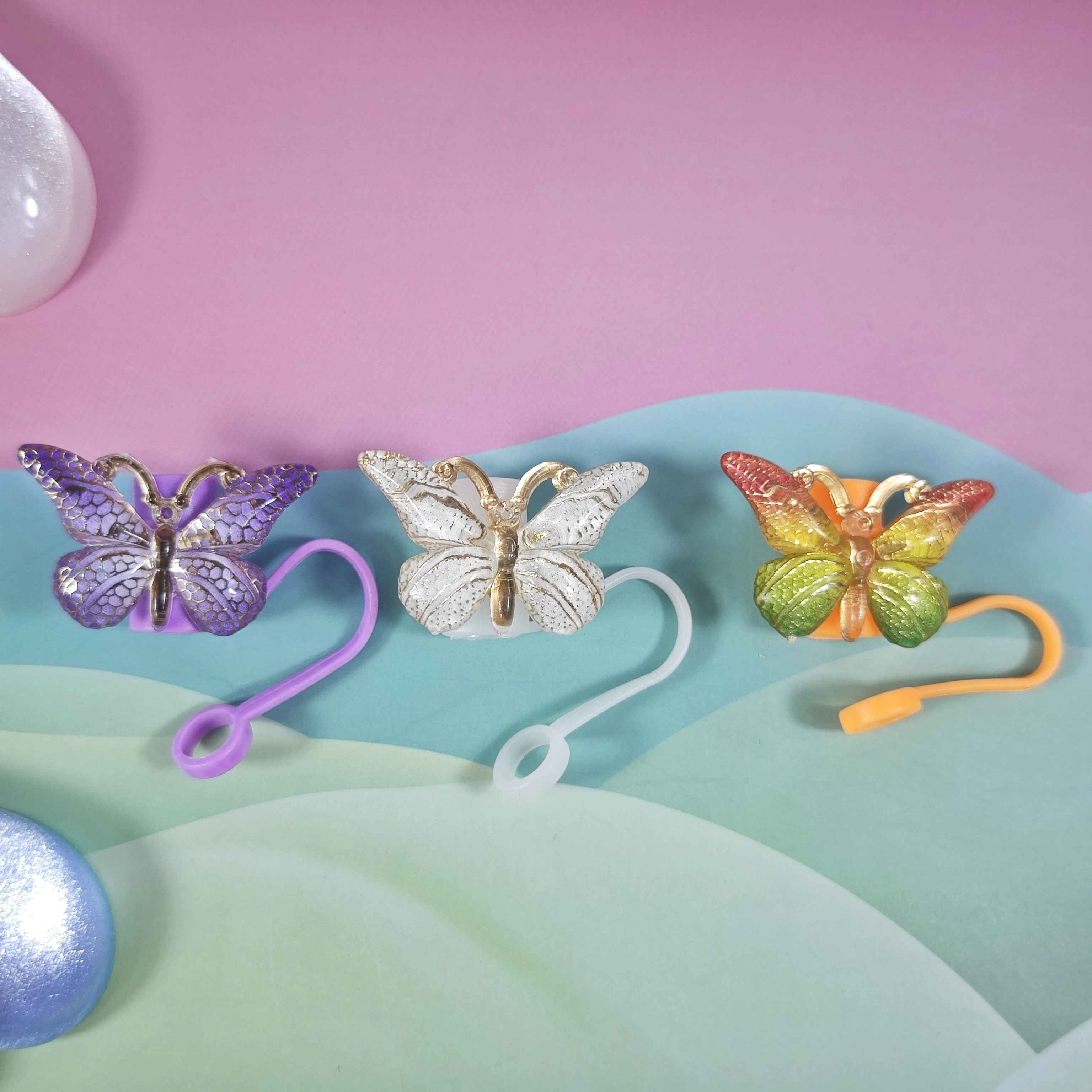 A New And Attractive Gold-Embossed Colored Bow Straw Protective Case