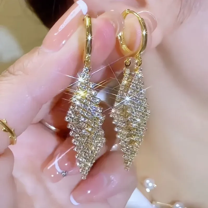 

Zircon Golden Geometric Pendant Earrings for Women Fashion Personalized Daily Accessory Party Jewelry Birthday Anniversary Gifts