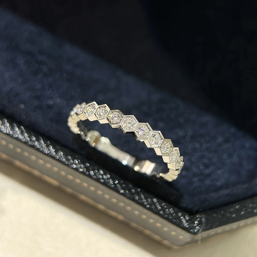 French high-end boutique women's honeycomb diamond ring made of 925 sterling silver material, only focusing on quality