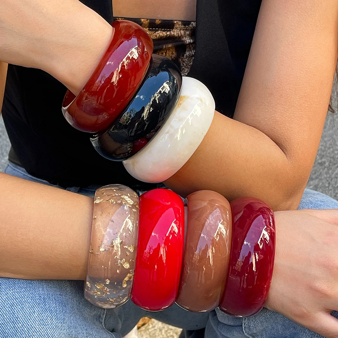 

Lacteo Exaggerated Colorful Smooth Big Resin Acrylic Bangles for Women Boho Chunky Wide Charm Bracelets Couple Jewelry Gift
