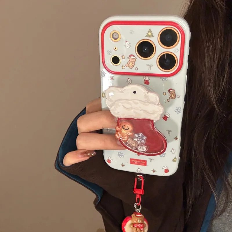 

Рождественские красные чулки с подставкой для карточек-качалок, чехлы для телефонов для Iphone 17, совместимые с 16, 15, 14, 13 Pro Max, задняя крышка с подвеской в виде медведя