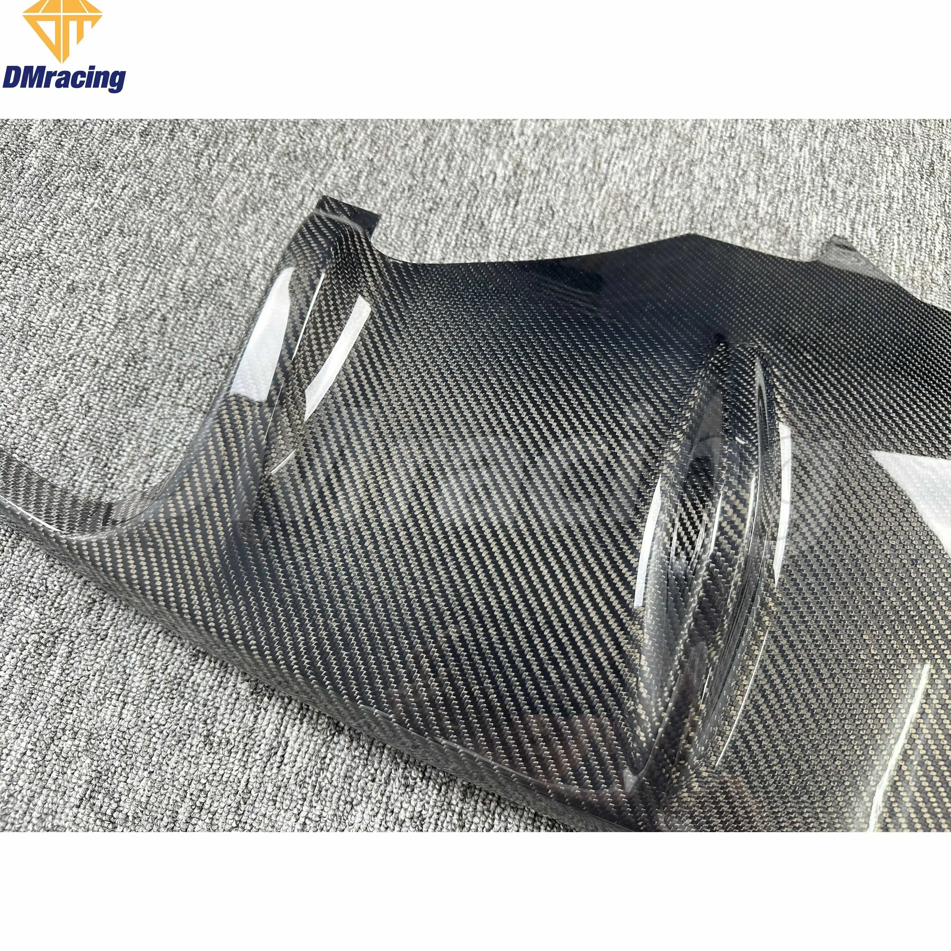 DM Type Carbon Fiber Bumper Diffuser for Porsche MACAN 2014-2021