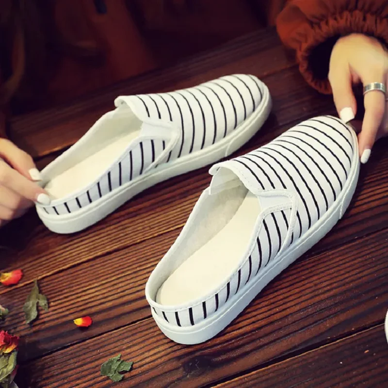 Cresfimix Fashion Sweet Round Toe Black & White Stripe Spring Slip on Flat Shoes for Women Student School Work Hotel Shoes A931