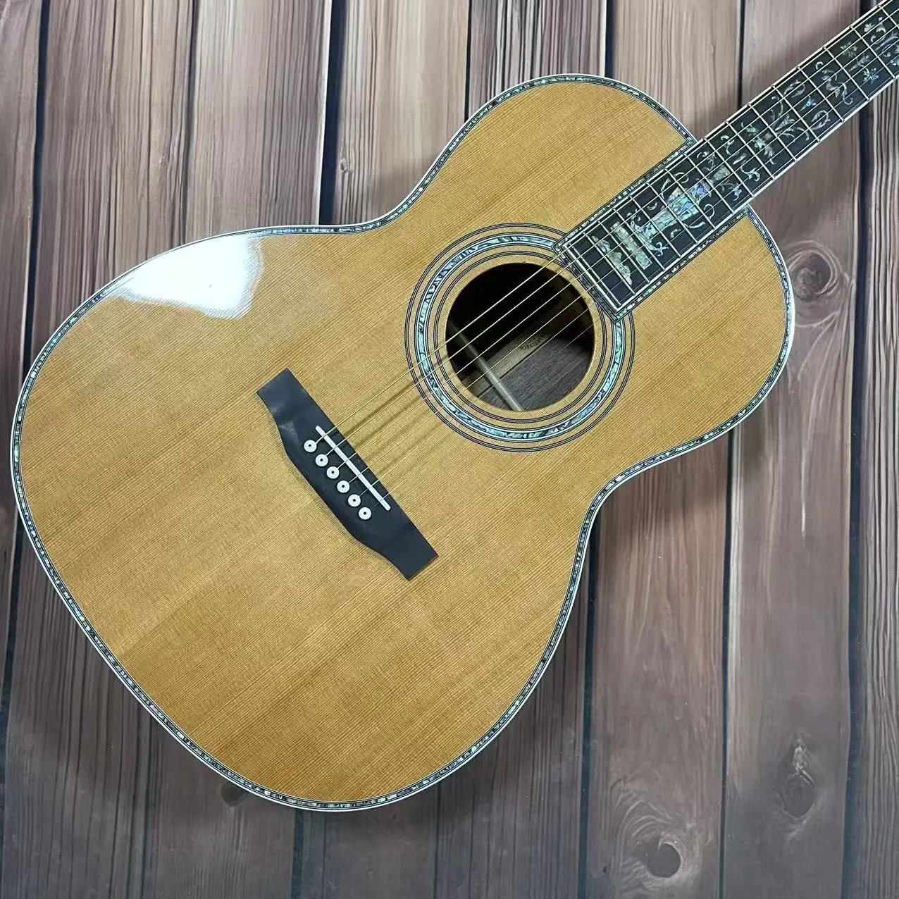 40 بوصة 00045 سلسلة سطح من الخشب الصلب الصنوبر الأحمر الدم مع غلاف أذن البحر الكامل مطعمة باللمعان الصوتي جيتار صوتي #4