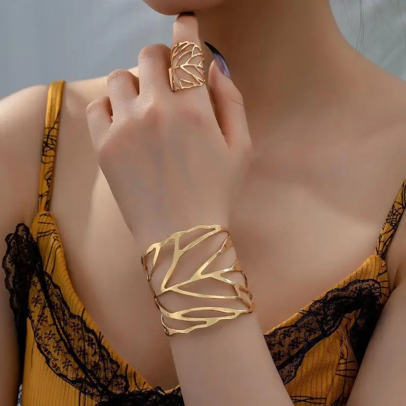 Hollow Leaves Open Bracelet Ring Personalized Niche Jewelry: Set Women Fashion Holiday Party Daily Wear