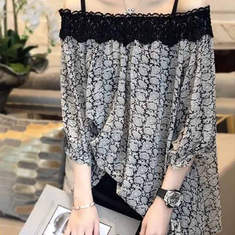 2024 New Summer Vintage Printed Shirt Women\'s Clothing Elegant Slash Neck Loose Fashion Lace Patchwork Casual Half Sleeve Blouse