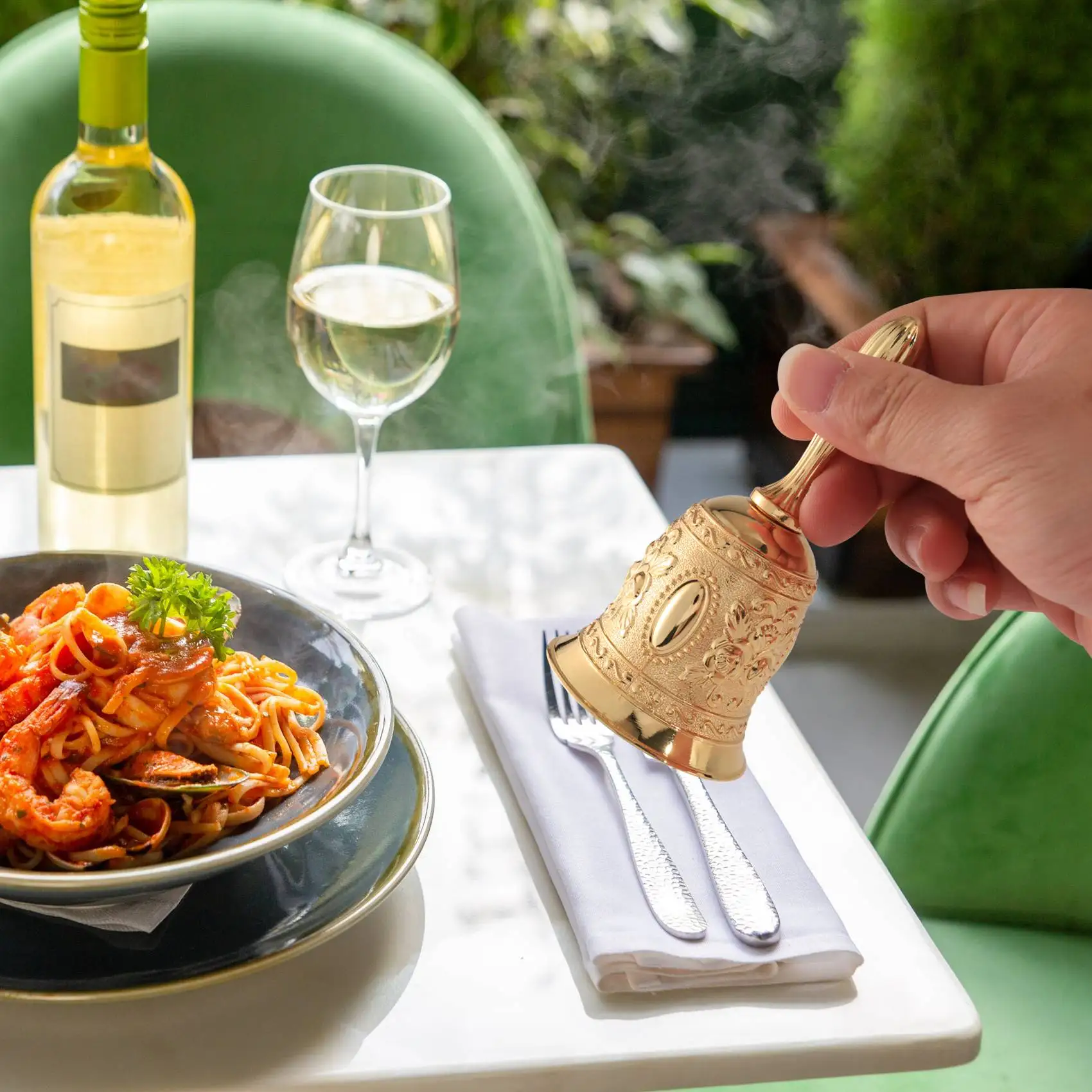 Ouro Metal Tone Hand Bell, Alarme De Anel, Segure De Mão, Chamada De Serviço, Chá, Jantar, Jogo, Natal