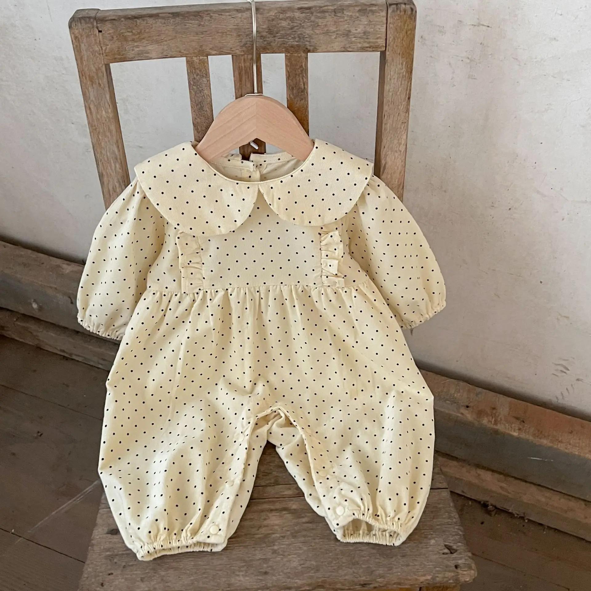 Autumn Baby Girls Bodysuits Cotton Dot Peter Pan Collar Infant Girls Jumpsuits Loose Cordouroy long sleeve Newborn Girls Rompers