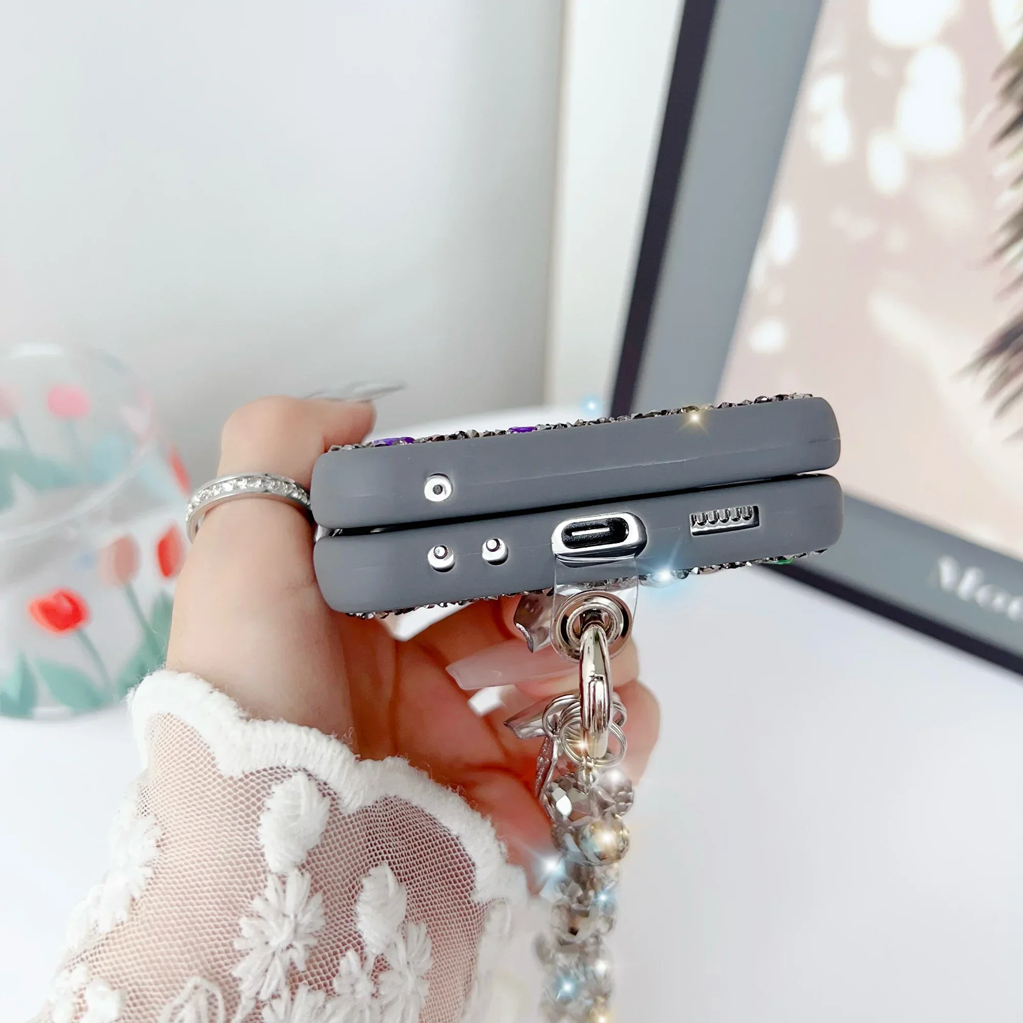 Luxury Glitter Cute Bling Crystal Stone Wrist Strap Phone Case  for Samsung Galaxy Z Flip 7 6 5 4 3 Flip7 Flip6 Protective Cover