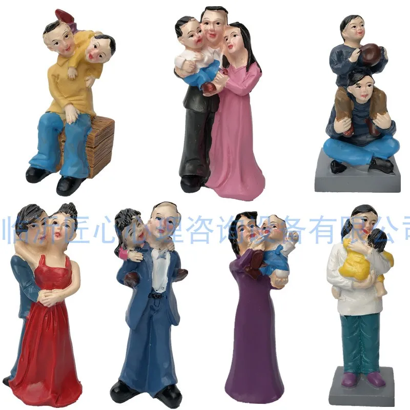 Ingenuity psychological sand box court toy ornament model character family relationship harmony conflict quarrel violence