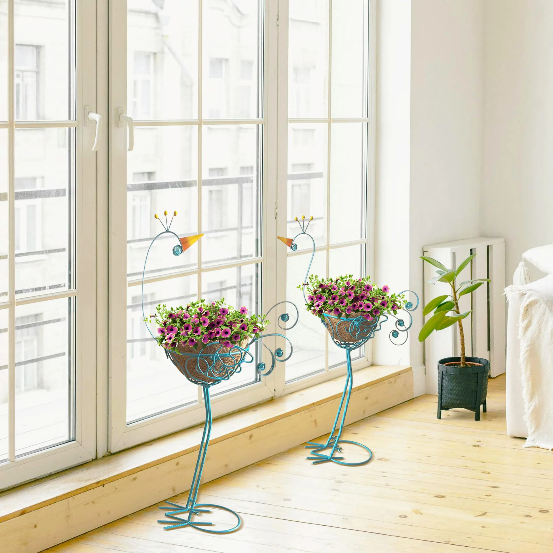 

Manufacturers supply creative European-style peacock flower pots, coconut palm flower pots, shelves, simple households