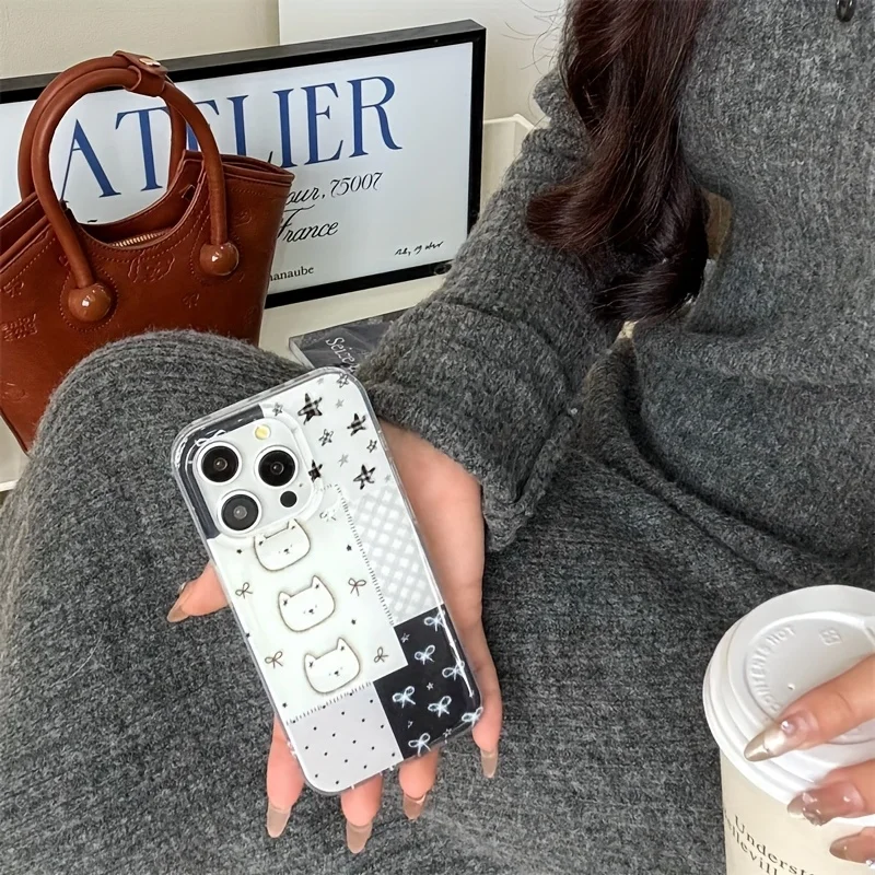 Coque de téléphone ours à pois avec nœud papillon, étui pour iPhone 17 16e 16 15 14 13 12 11 Pro Max X Xs XR XSMax 8 7 6 6s Air Plus, Texture plume