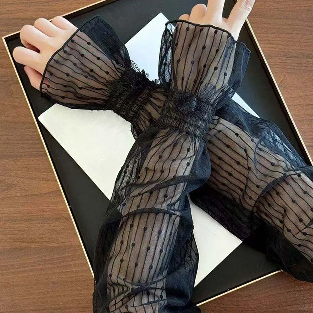 

1 pair French Retro Bowknot Lace Sun Protection Sleeves Breathable Lightweight Fabric Loose Fit Design Mesh Arm Covers