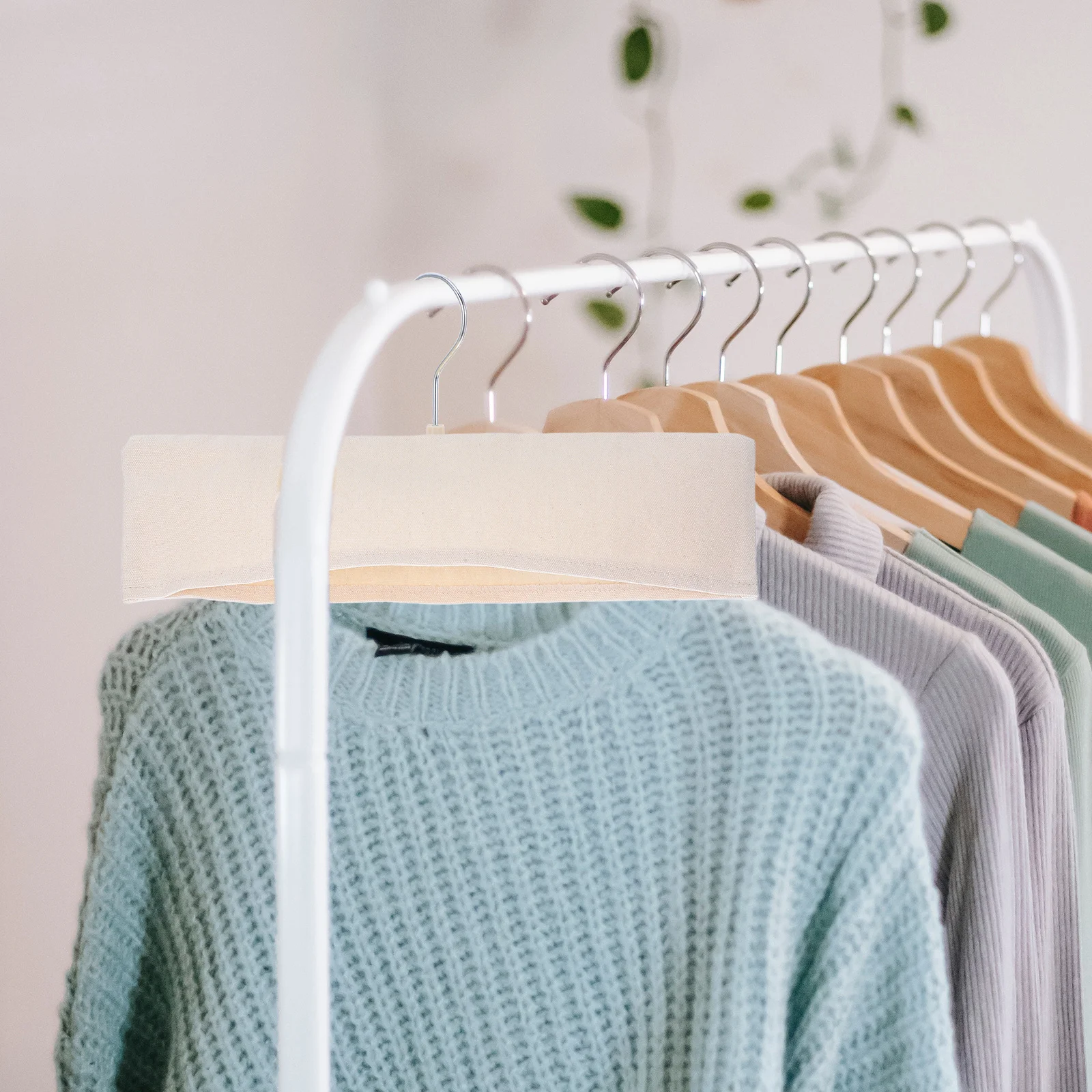 

3Pcs Nonslip Cloth Hanger Cover Cotton Linen Pants Hanger Protector Breathable Odor Prevention Home Use Store Display