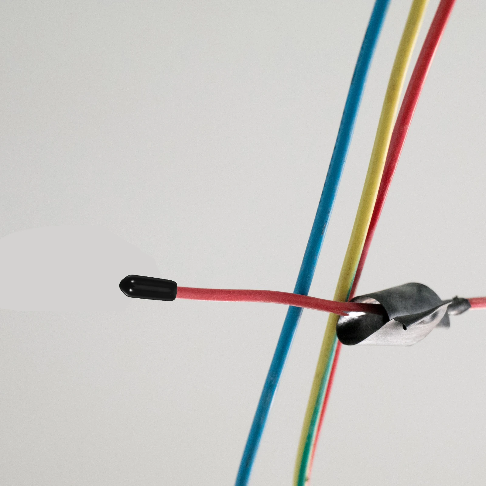 

250Pcs 4mm Inner Diameter PVC Pegboard Hook End Caps Durable Flexible Vinyl Screw Thread Protectors for Workshops