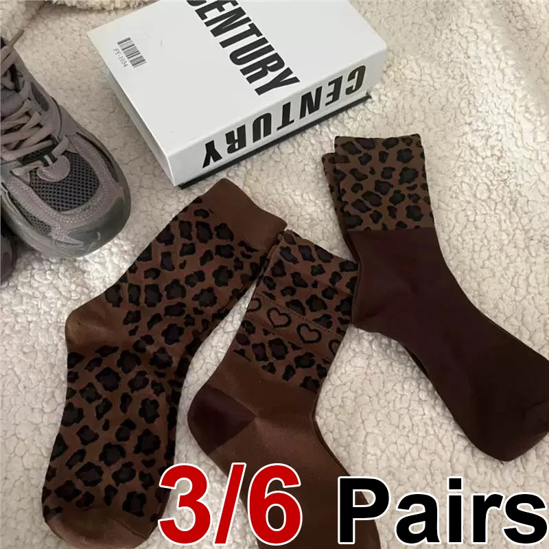 3/6 Paar Damen-Socken mit Leopardenmuster und mittlerer Röhre, modisches Design, Kaffeefarbe, weich, bequem, schweißabsorbierend, atmungsaktiv
