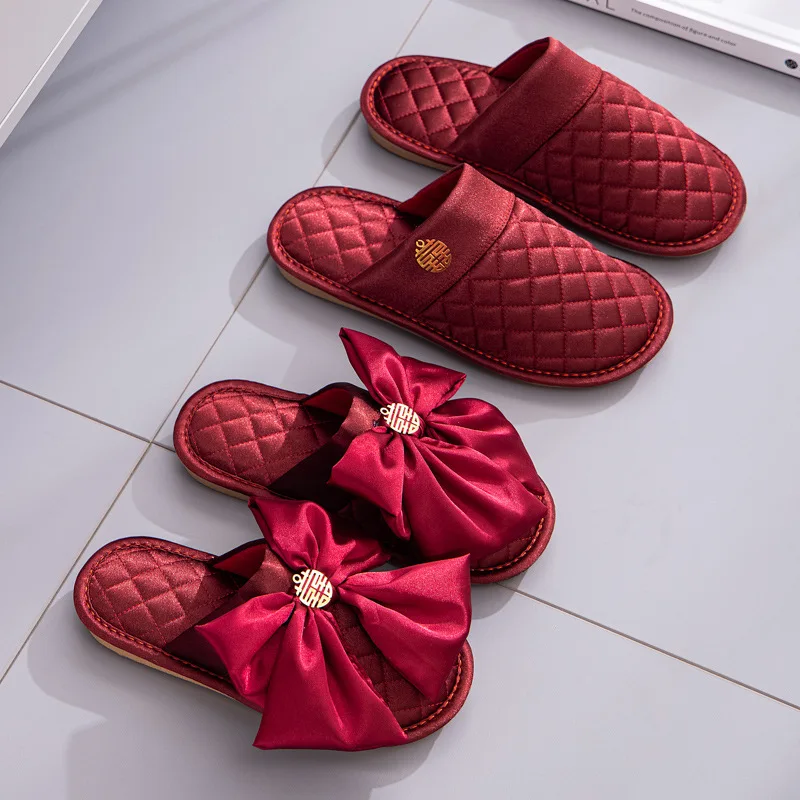 

New Fashionable Cotton Slippers for Winter Wedding, Red and Festive, Suitable for All Four Seasons for The Bride and Groom