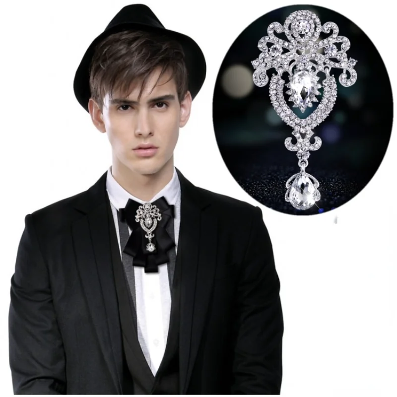 Broche Pendentif Nœud Papillon Doré – Strass – Style Vintage Chic