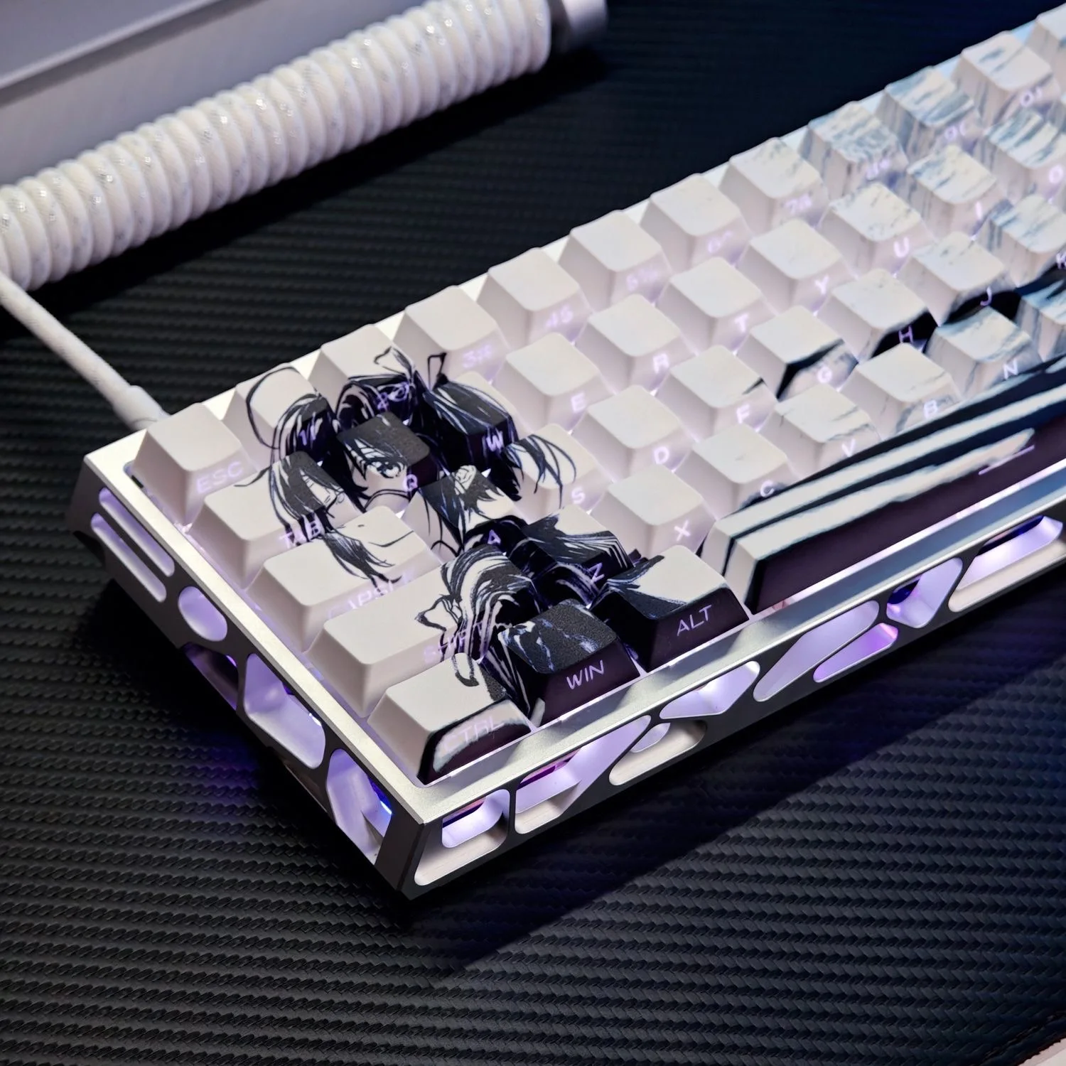 73 Kes Takanashi Rikka 半透明キーキャップ アニメ サイドプリントキーキャップ PBT ダイサブ チェリー メカニカルキーボード用 Wooting 60 65 68