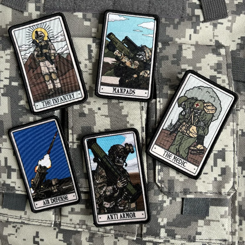 Army Battlefield Tarot Naszywki taktyczne Czaszka Żołnierz Morale Odznaka Drukowanie Hak i pętelka Pistolet rakietowy Plecak wojskowy Naklejka