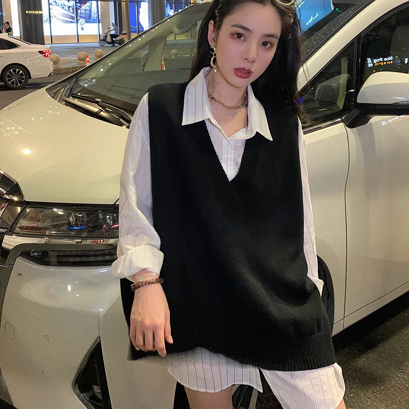 Zoki Streetwear Retro Sweater Vest Women Loose Korean V Neck Slit Harajuku Grey Knitted Vest Fall Vintage Casual All Match Tops