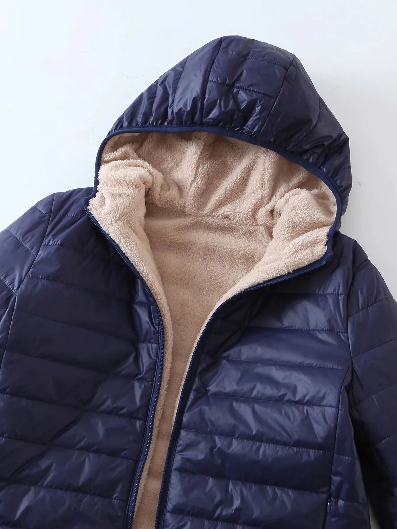 Mulheres coreanas jaqueta de algodão leve fino outono e inverno nova moda forro de lã de cordeiro falso engrossado quente com capuz jaqueta de algodão