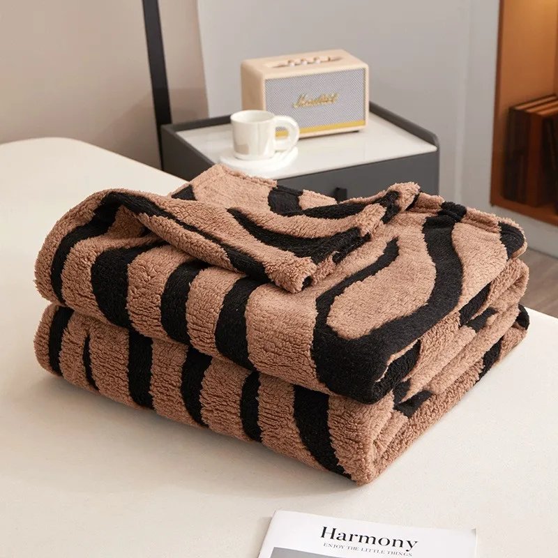 

Zebra Pattern Warm Fleece Blanket Single-layer Blanket Sofa Blanket Sleeping Blanket Air-conditioning Blanket Sleeping Blanket