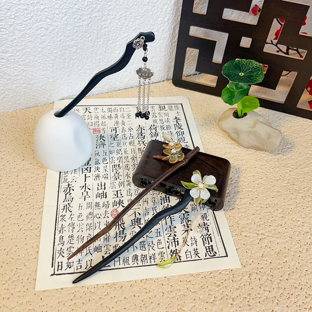 Chinese style high-end sense elegant wooden hairpin temperament personalized disc hairpin simple lady atmosphere hair accessories