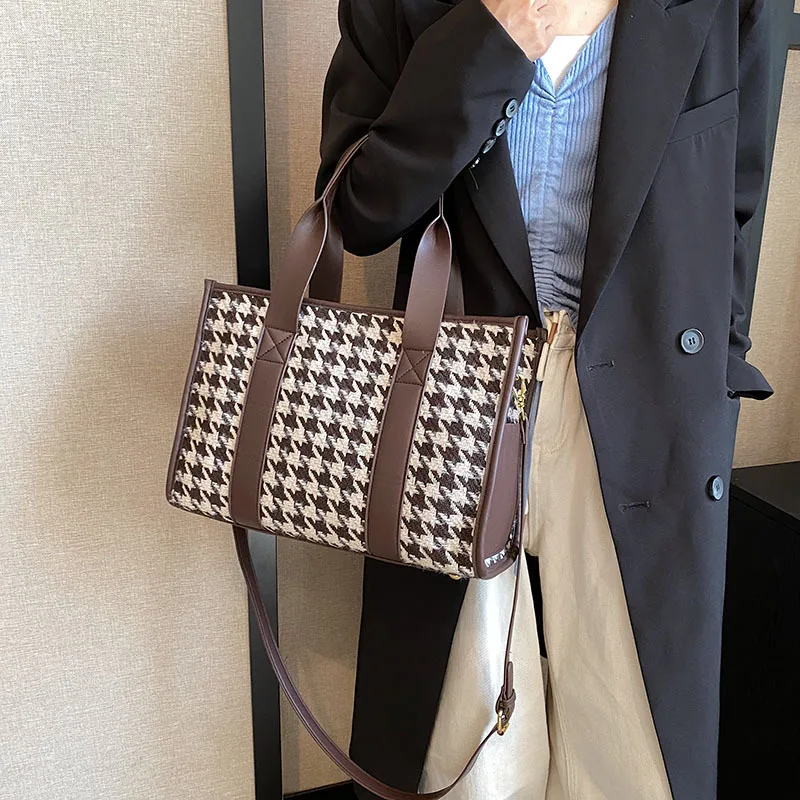 Winter New Fashion Trend Women Large Capacity Shoulder Bag Luxury Designer Travel Purses And Handbags Messenger Tote Bag Ladies