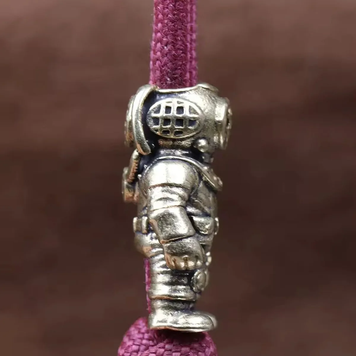 Diver Figurine Brass Knife Beads Set for DIY Woven Bracelets Lanyard Pendants Accessories Outdoor Craft Kit view 2