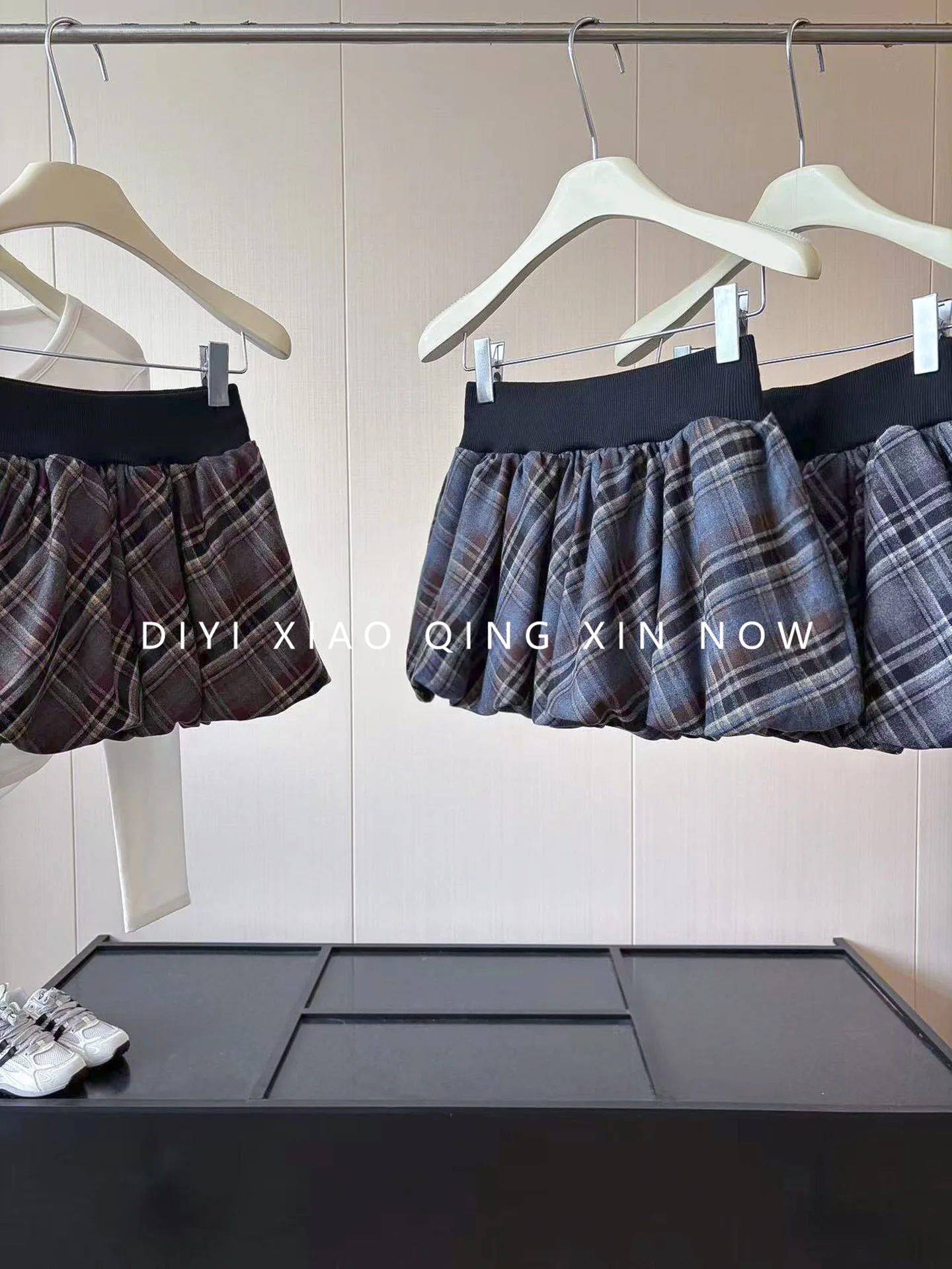 DIYI Autumn Classic Plaid Sweet Spicy Wide Waist Elastic Short Skirt Women's A-Line Skirt Slimming High Waist Polyester Fiber