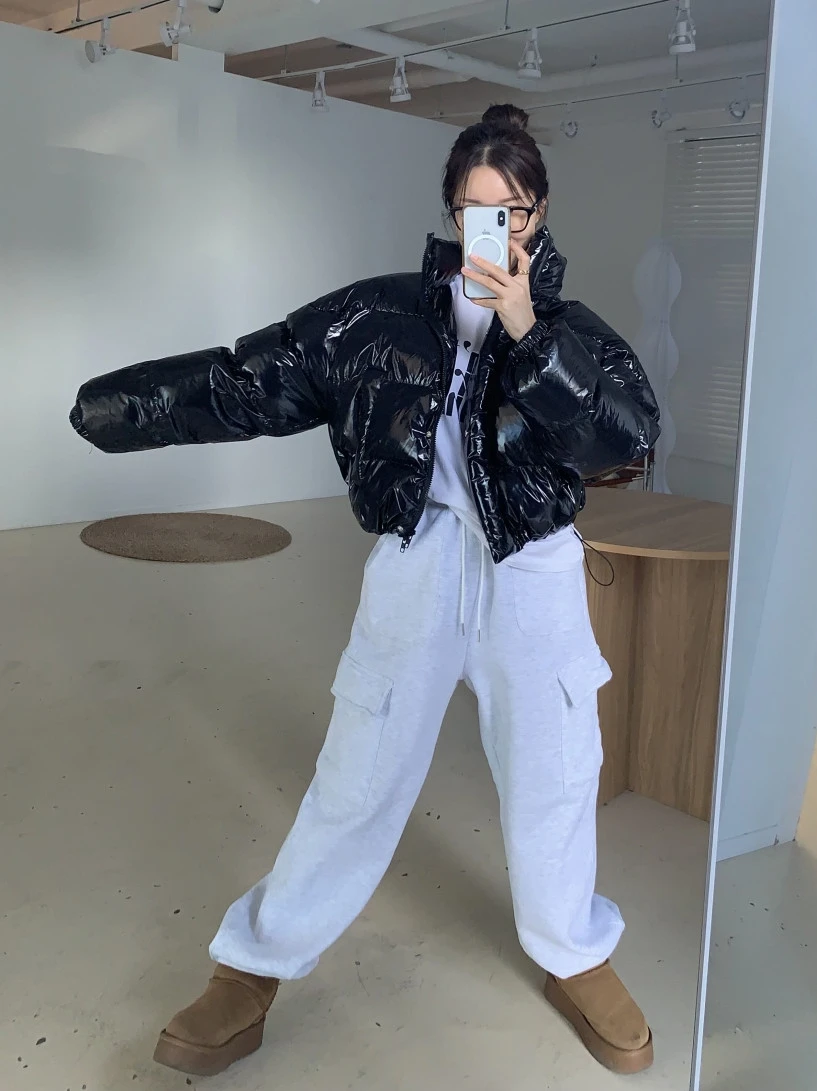 光沢のある表面ダウンコットンジャケット レディース レトロ スタンドカラー ルーズ スリミング 厚手 暖かい ショート丈 パフスリーブ パンコート