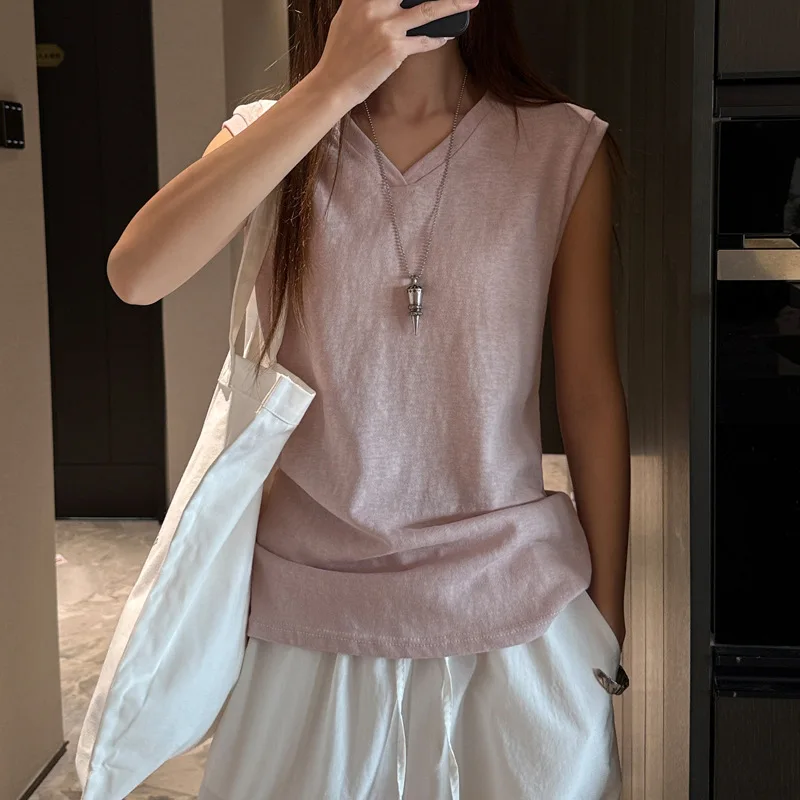 Ladies Loose Fit Cotton Tank Top V-Neck Sleeveless Vest Comfortable Casual Style Spring Summer Fashion plus Size Base Shirt