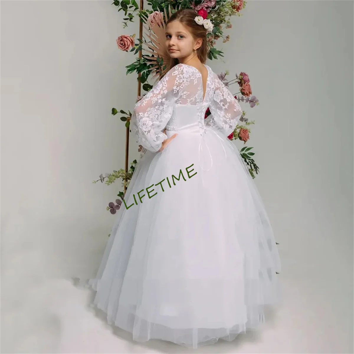 

Elegant White Sparkling Pearls Beading Flower Girl Dress For Wedding 2023 Princess A-Line Lace Long Sleeves First Communion Gown