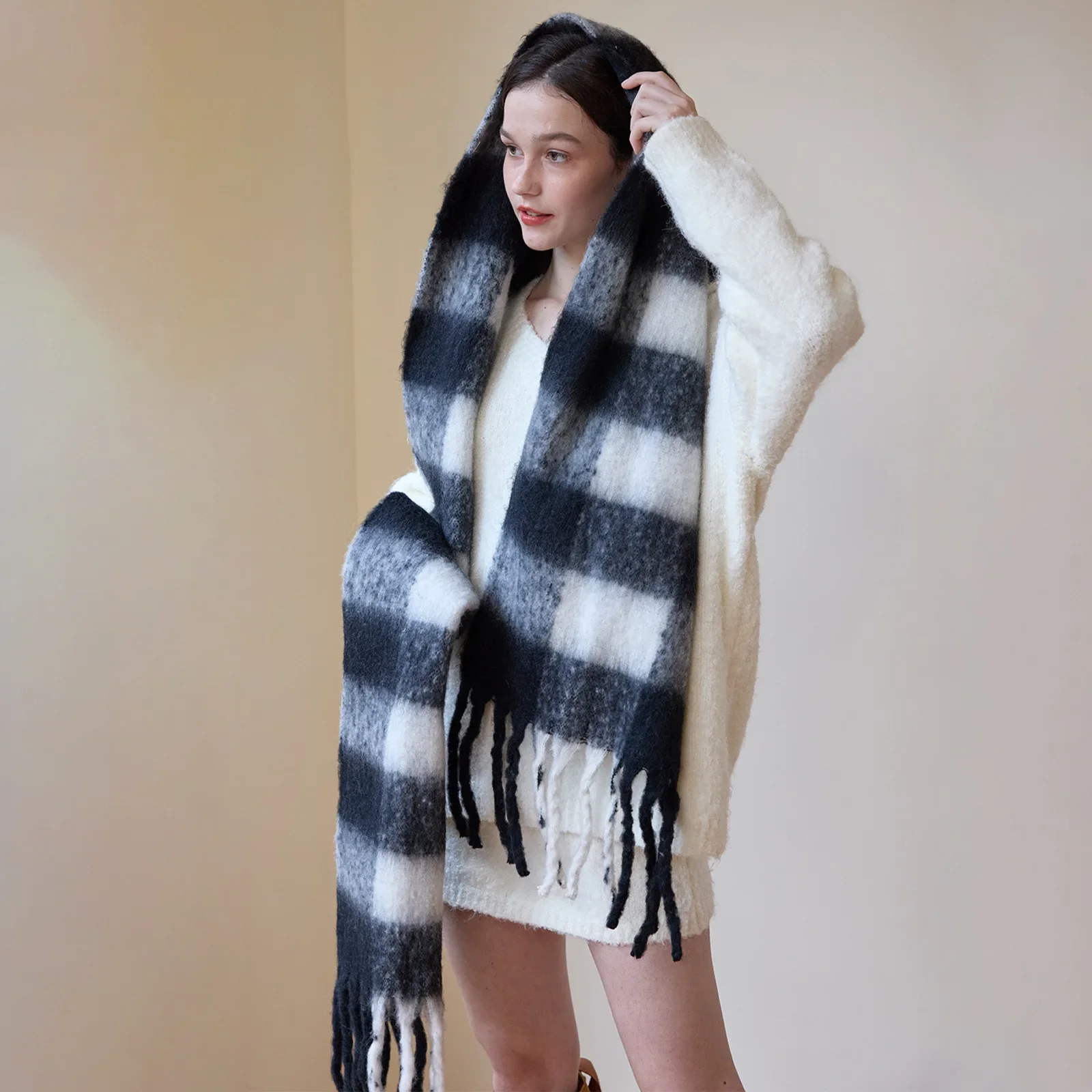 New Imitation Cashmere Plaid Scarf Women's Winter Thickened Simple Warm Black and White Classic Fringed Scarf Shawl