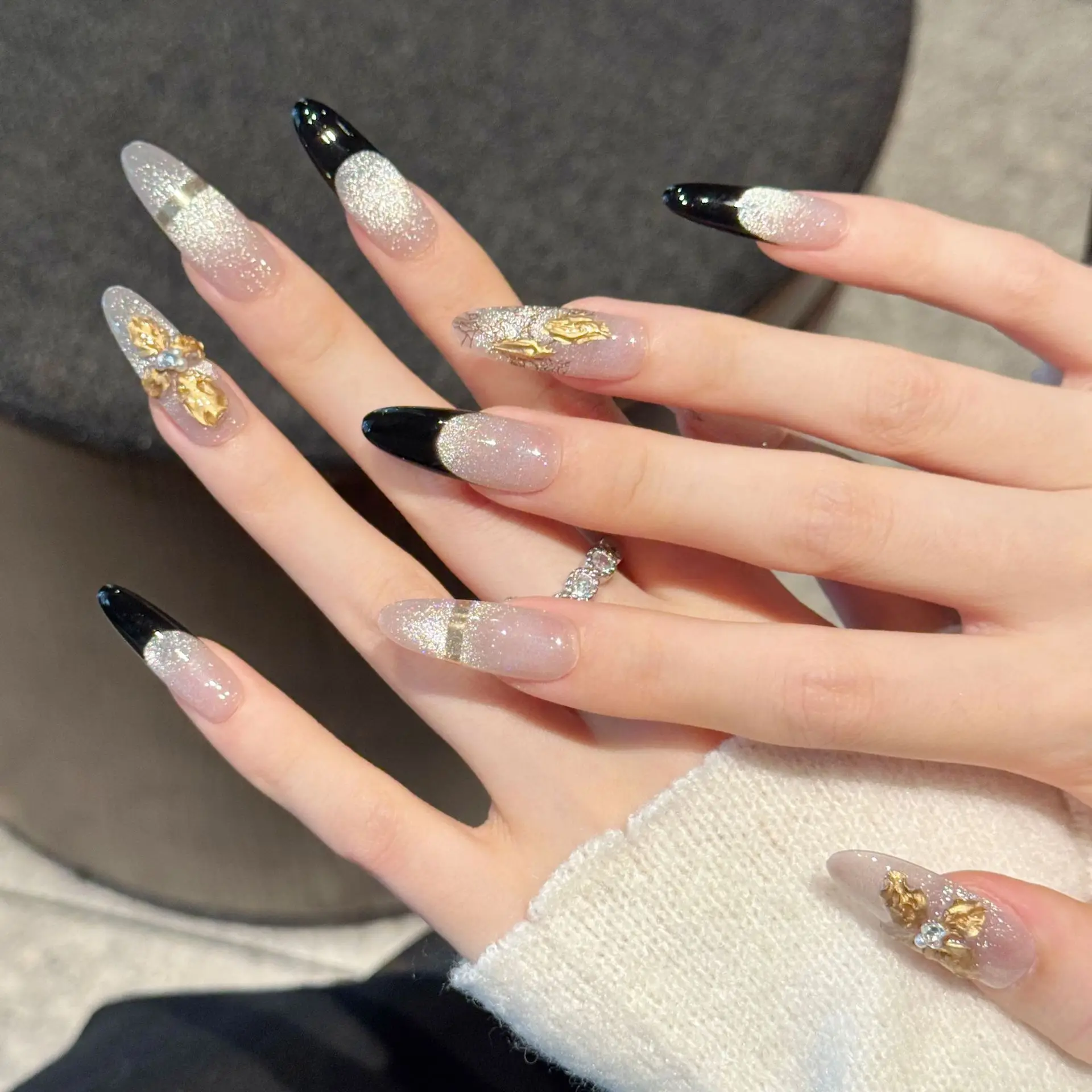 YH001-24Handmade Press on Nail 10pcs Three dimensional golden carved cat eye French foil gold flowing light fake nail patch