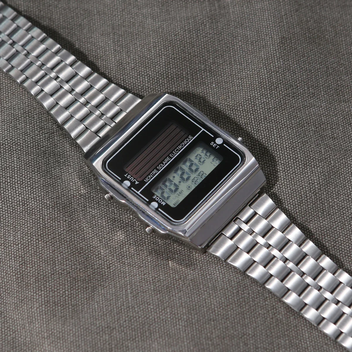 

Solar electronic watch Small square fashionable multifunctional sports children's electronic watch