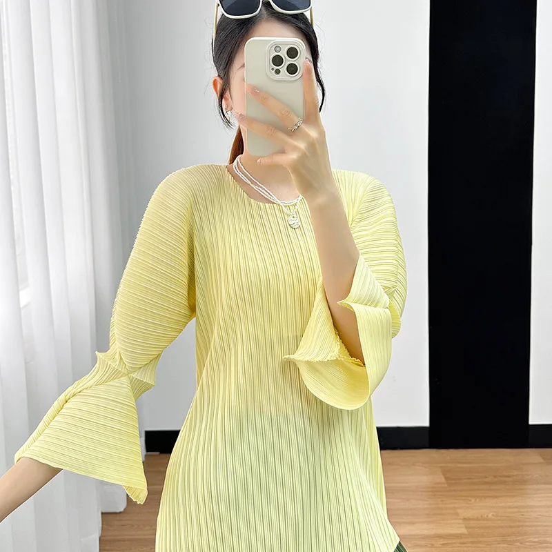 

Pleats Original T-shirt 2024 Spring New Premium Sense Niche Tops Women Round Neck Seven-quarter Sleeve Solid Color Pleated Tops