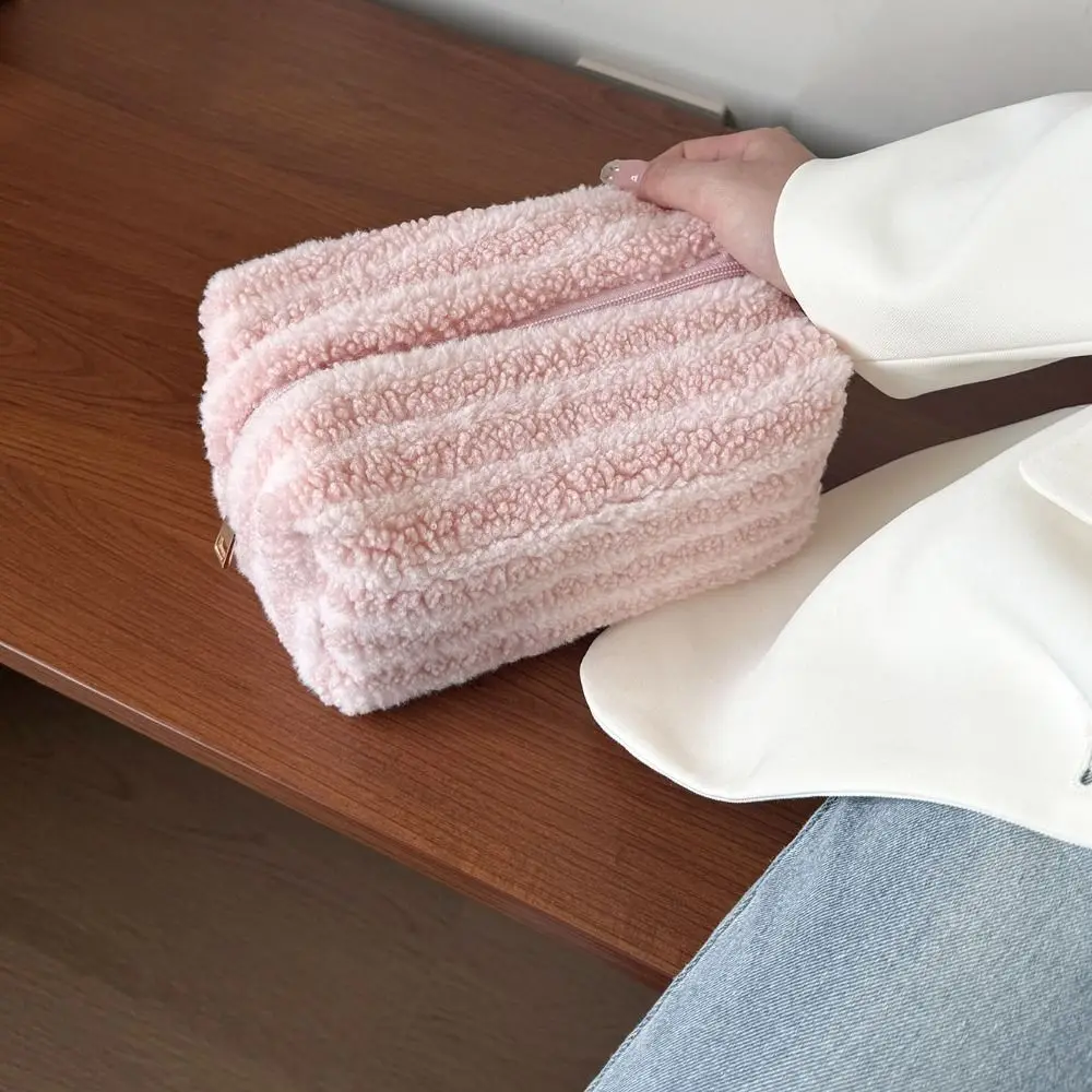 Bolsa de maquillaje de felpa de Material suave, estilo de embrague, organizador portátil de diseño bonito, estuche de lápices a rayas, colección de cosméticos