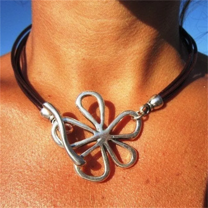 

Vintage Metal Exaggerated Silver Color Flower Pendant Necklaces for Women Ethnic Style Leather Cord Beaded Party Jewelry Gifts