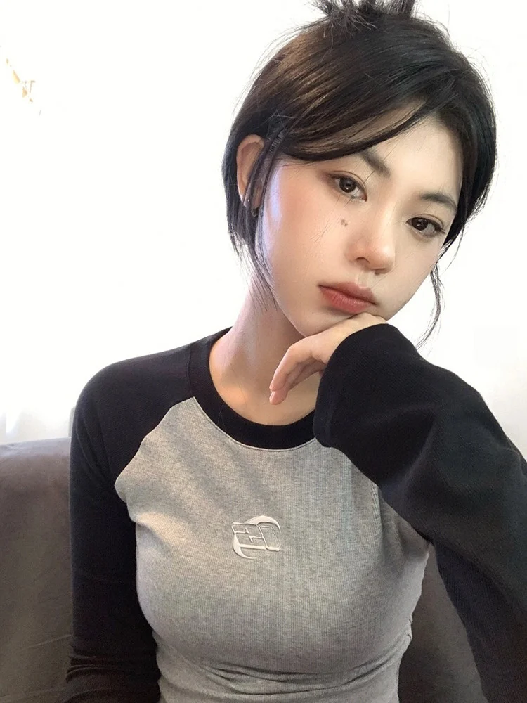 เสื้อยืดผู้หญิงไซส์ใหญ่ทรงเข้ารูป แขนยาว ลายเรขาคณิตน่ารัก สไตล์นักศึกษา สำหรับฤดูร้อน