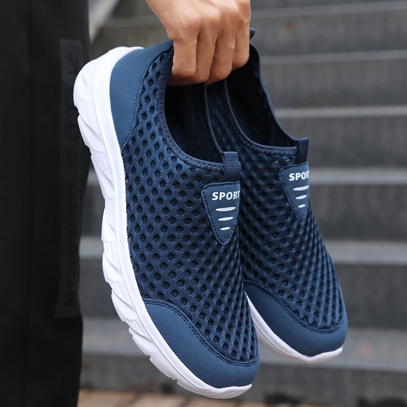 New Lightweight Men Casual Shoes Breathable Slip on Male Casual Sneakers Anti-slip Men\'s Flats Outdoor Walking Shoes Size 39-46