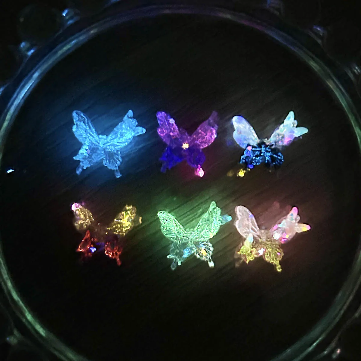 30 pz creativo luminoso morbido farfalla resina pendenti per unghie sfumatura colorata fine glitter tre farfalle decorazioni per unghie fai da te