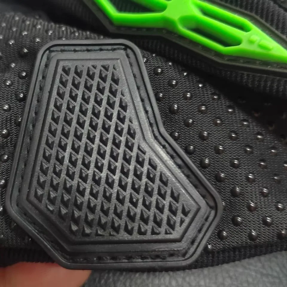 Thumbnail 2 - #84 Best Waterproof Gloves to Buy In 2026