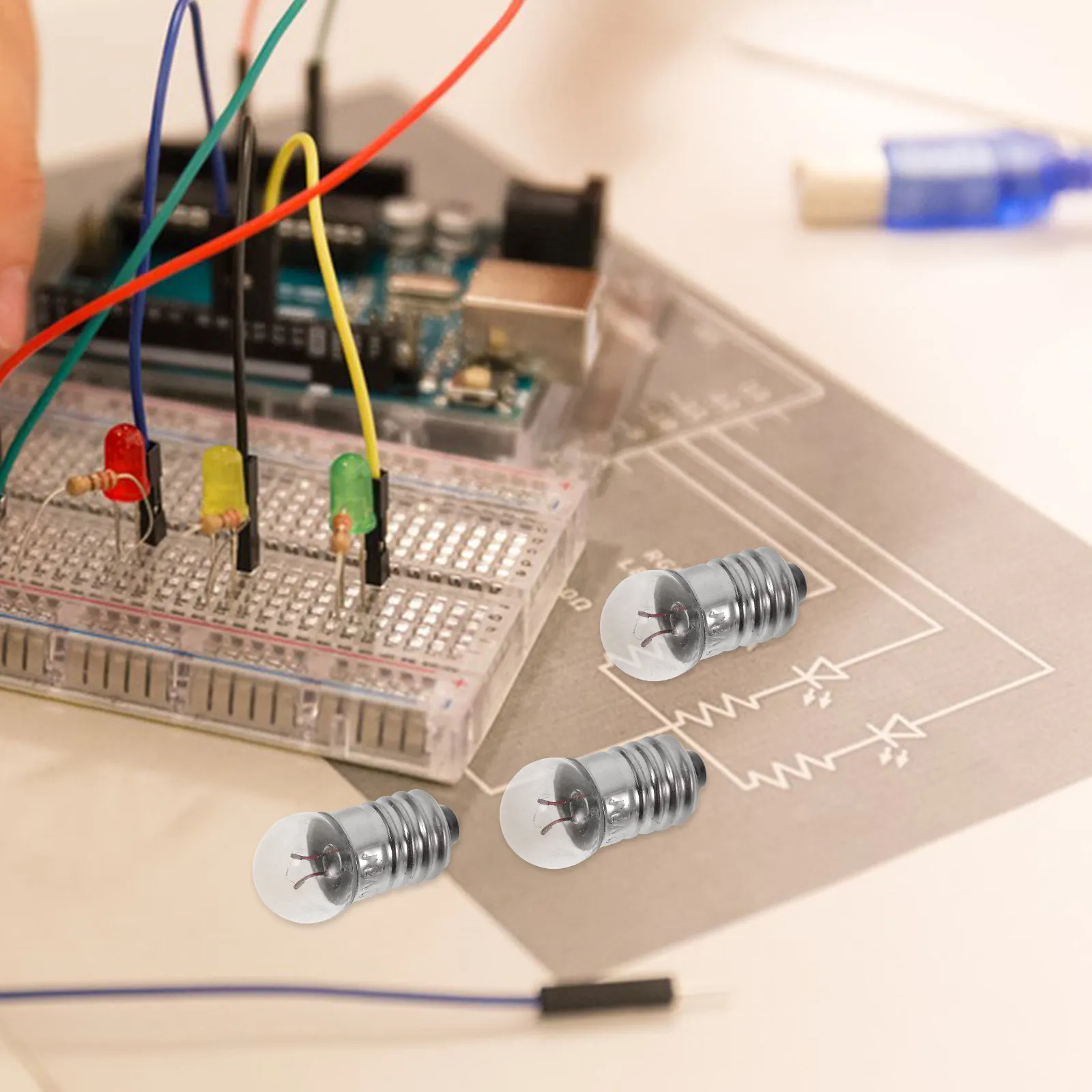 

50Pcs Mini Light Bulbs 1.5V Small Bulbs with Screw Base for Experimental Circuits School Lab Use Aluminum Alloy Glass Build